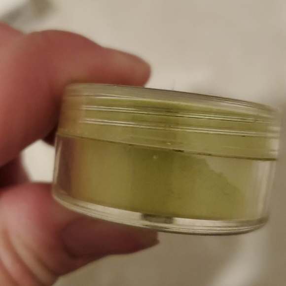 Green shimmer/eyeshadow - wasabi - Picture 2 of 5
